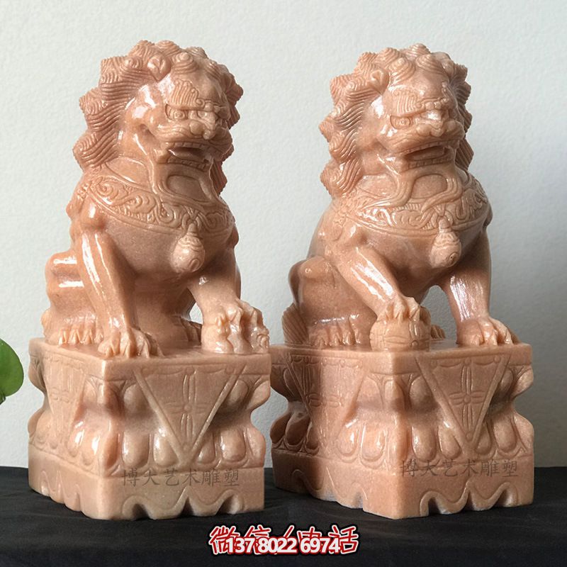 紅色晚霞下的麒麟雕塑——守護(hù)家園的看門(mén)人