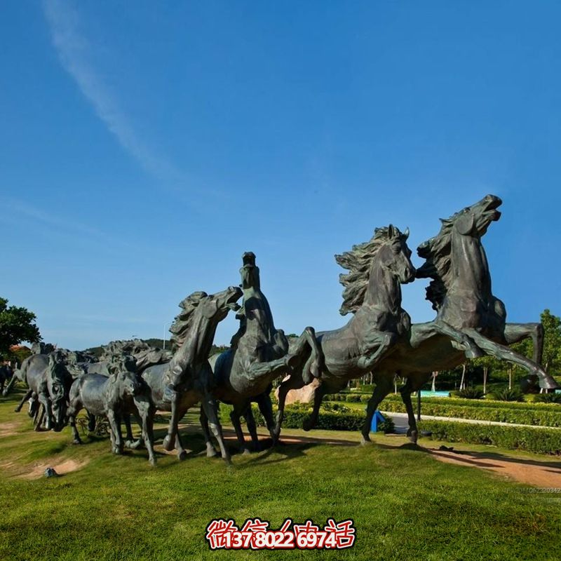 不銹鋼仿古馬雕塑萬(wàn)馬奔騰，重現(xiàn)古老傳奇