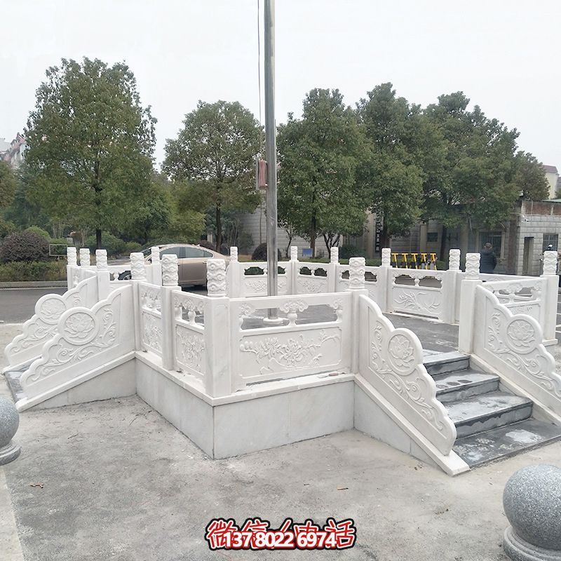 升旗臺(tái)石雕——精雕細(xì)琢,點(diǎn)綴校園風(fēng)采 升旗臺(tái)石雕——精雕細(xì)琢,點(diǎn)綴校園風(fēng)采