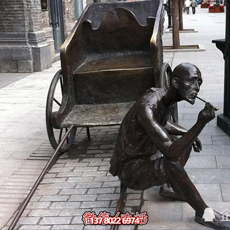 步行街?jǐn)[放玻璃鋼飯桶拉黃包車(chē)民俗人物小品