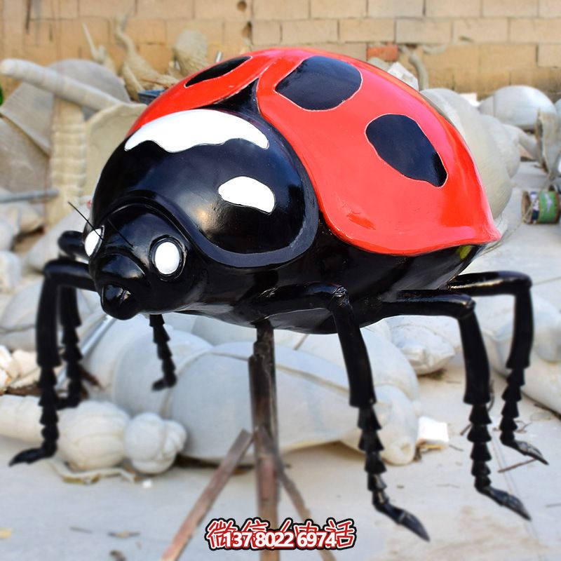 游樂場(chǎng)擺放的紅色玻璃鋼彩繪瓢蟲雕塑 游樂場(chǎng)擺放的紅色玻璃鋼彩繪瓢蟲雕塑