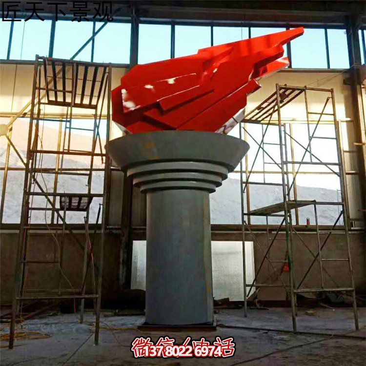 景區(qū)擺放不銹鋼火炬造型園林景觀雕塑