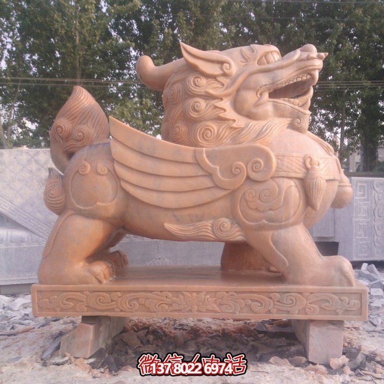 晚霞紅石雕園林門(mén)口鎮(zhèn)宅貔貅雕塑