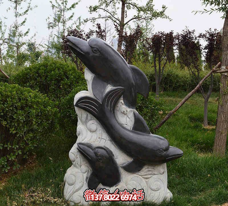 草坪三只黑色石雕海豚雕塑 草坪三只黑色石雕海豚雕塑